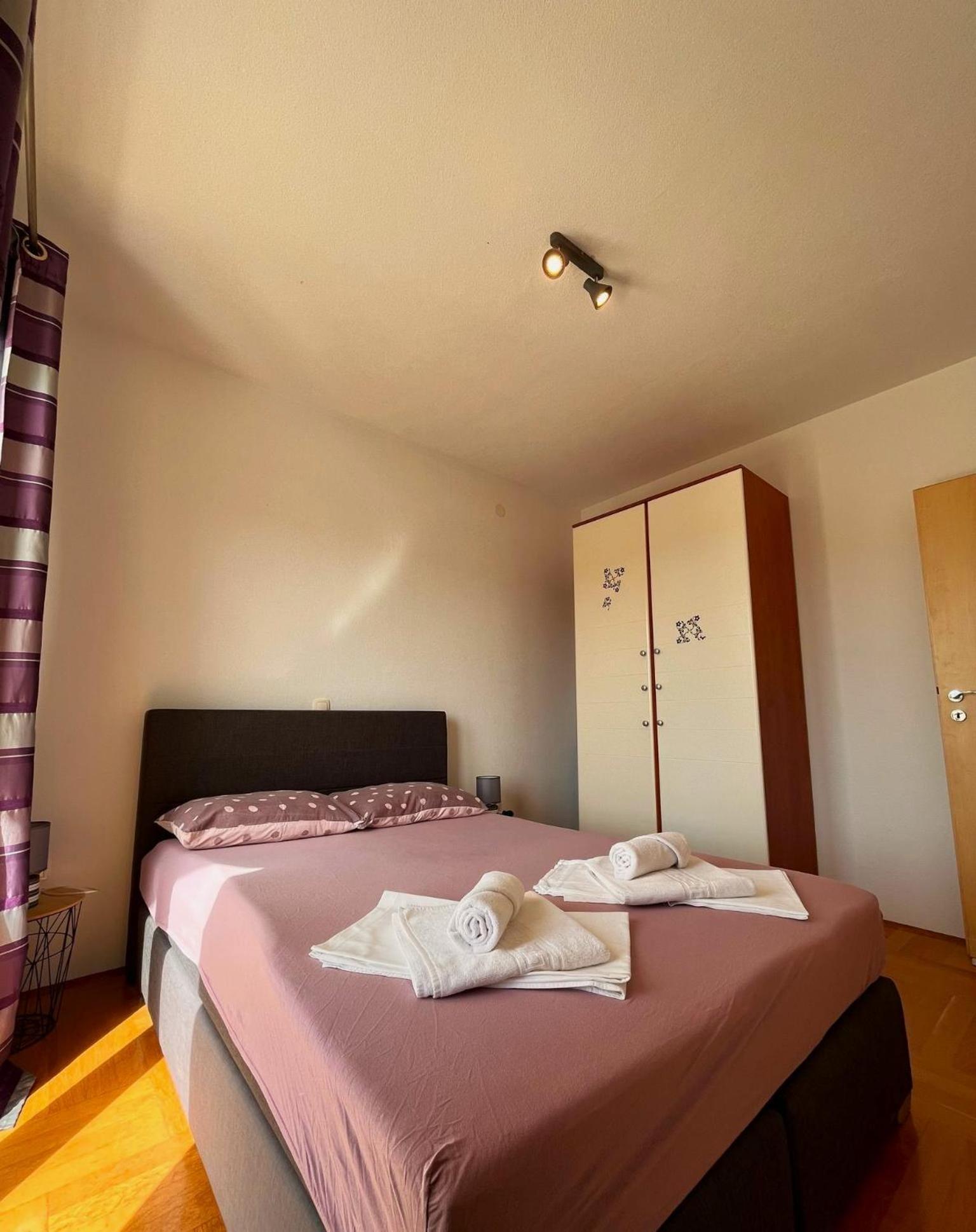 Andrea Apartments Трогір Екстер'єр фото