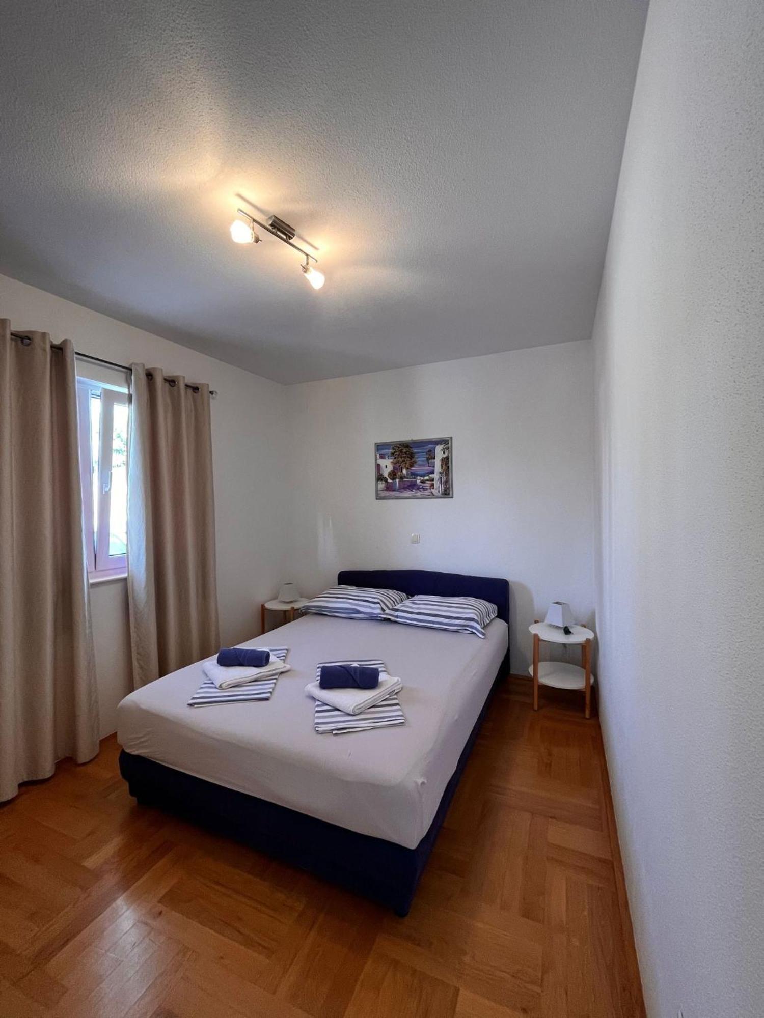 Andrea Apartments Трогір Екстер'єр фото