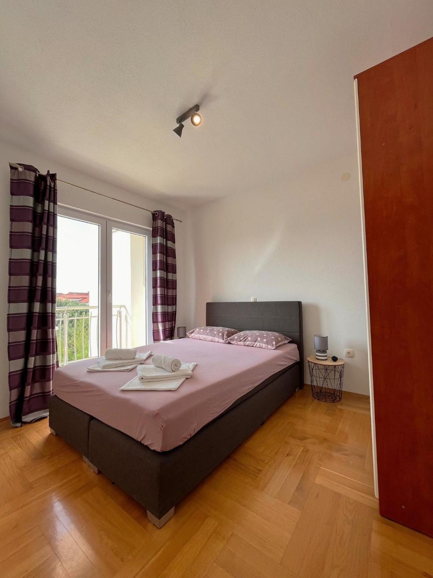 Andrea Apartments Трогір Екстер'єр фото