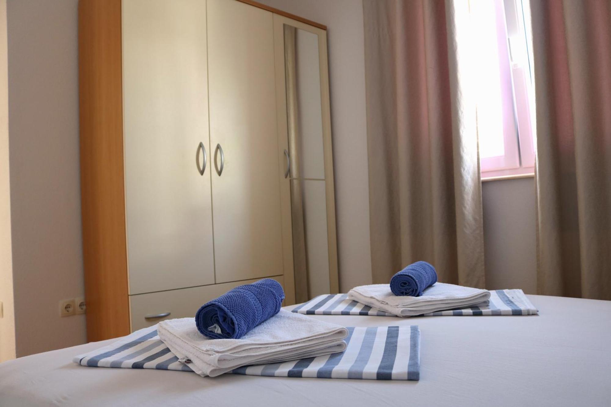 Andrea Apartments Трогір Екстер'єр фото